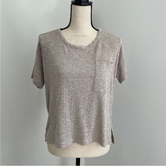 American Eagle Tan Cream Boxy Relaxed Ribbed T-Shirt Small Oversized Pocket Tee - Picture 1 of 10